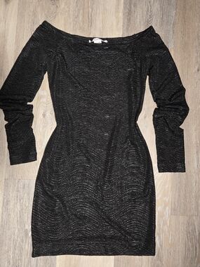 BCBGeneration Y2K Black  Metallic Off-Shoulder Long Sleeve Bodycon Dress XXS